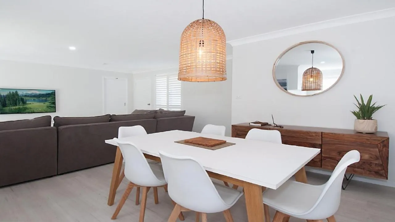 Kay'S Hideaway Villa Lennox Head 0*,